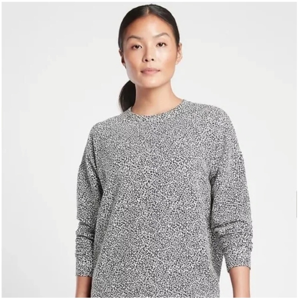 Athleta Studio To Street Crewneck Cheetah Print Sweater Size Small